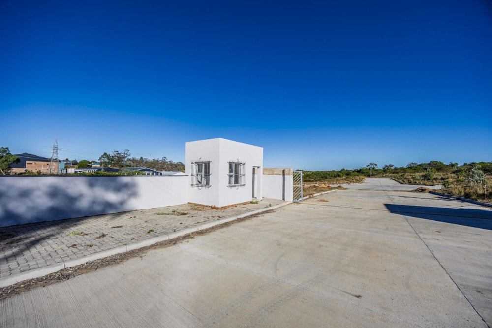 Commercial industrial property for sale in Quenera - 1EZ1747378