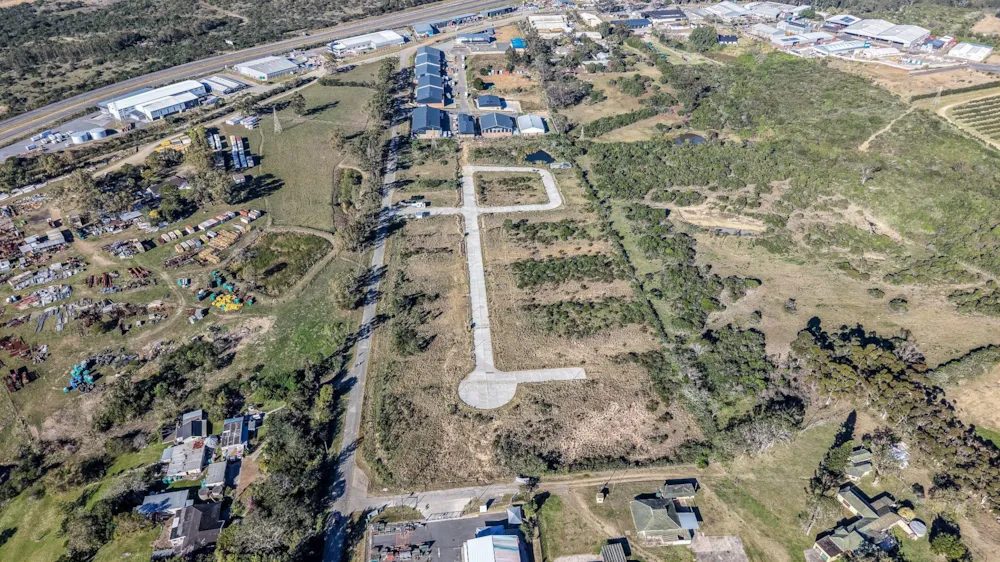 Commercial industrial property for sale in Quenera - 1EZ1747378