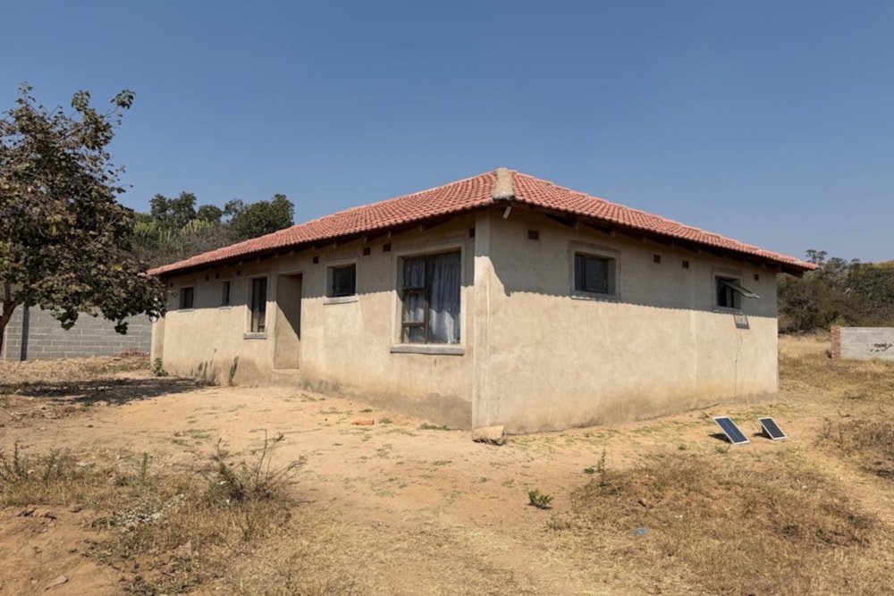 House for sale in Matsheumhlope, Bulawayo, Zimbabwe - 3ZB1747412 House for sale in Matsheumhlope, Bulawayo, Zimbabwe - 3ZB1747412