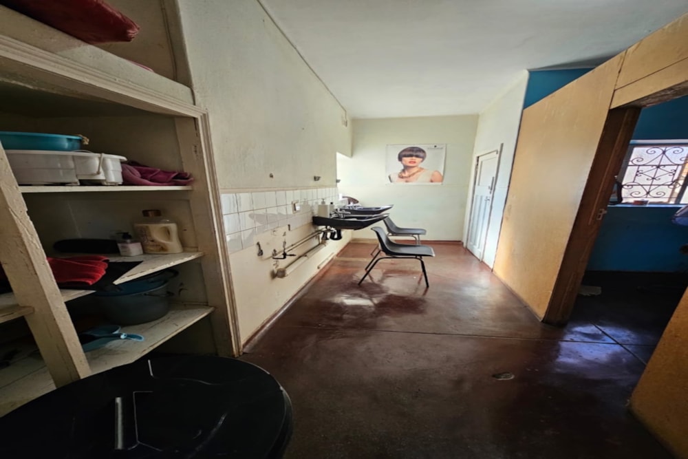 Commercial retail property for sale in Bulawayo, Zimbabwe - 3ZB1747432 Commercial retail property for sale in Bulawayo, Zimbabwe - 3ZB1747432