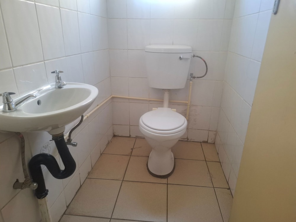 Commercial retail property to rent in Tlokweng, Botswana - 3BO1747517 Commercial retail property to rent in Tlokweng, Botswana - 3BO1747517