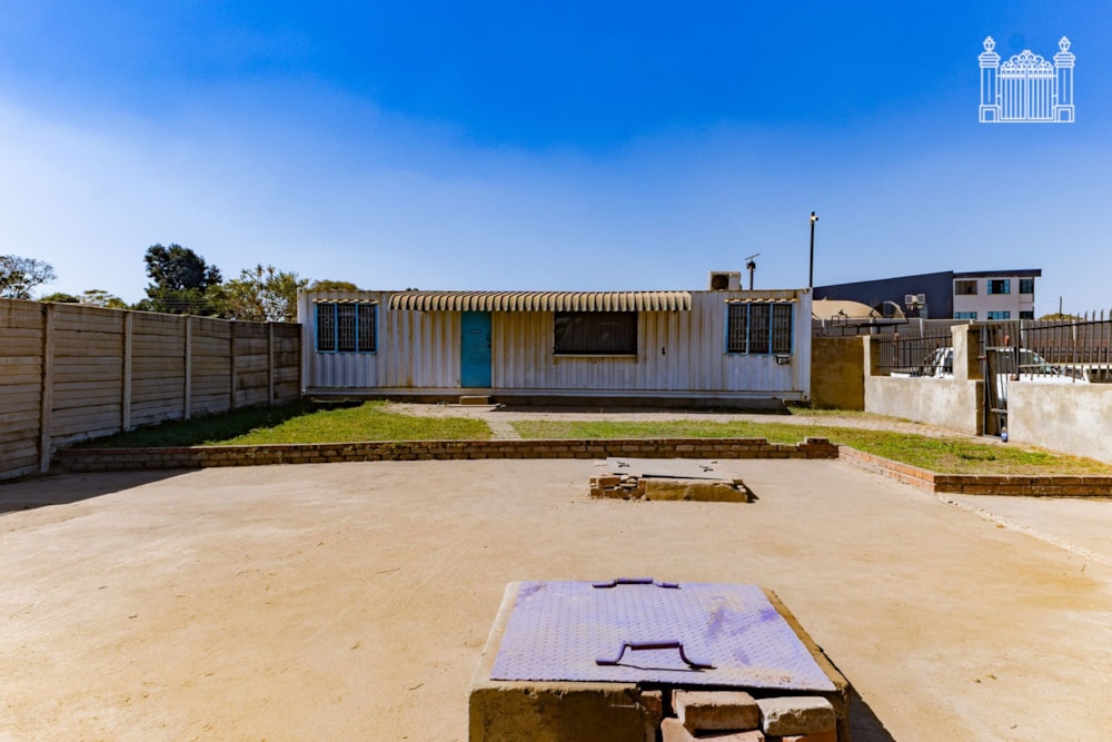 Commercial Building for sale in Ardbennie, Zimbabwe - 3ZB1748162 Commercial Building for sale in Ardbennie, Zimbabwe - 3ZB1748162