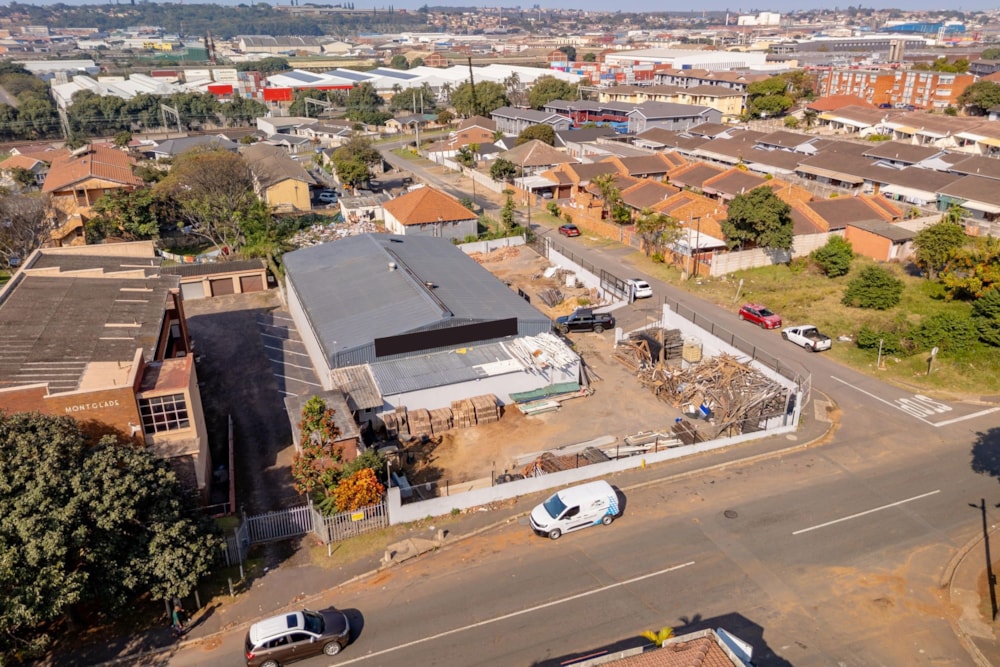 Commercial retail property for sale in Montclair, KwaZulu-Natal - 1WP1747600 Commercial retail property for sale in Montclair, KwaZulu-Natal - 1WP1747600