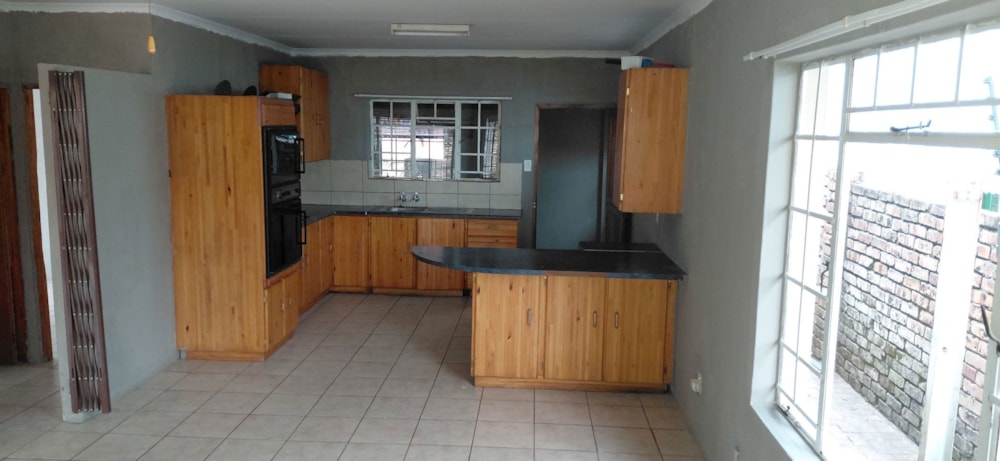 House for sale in Mbombela Ext 2 (Nelspruit Ext 2) - 1NS1752089