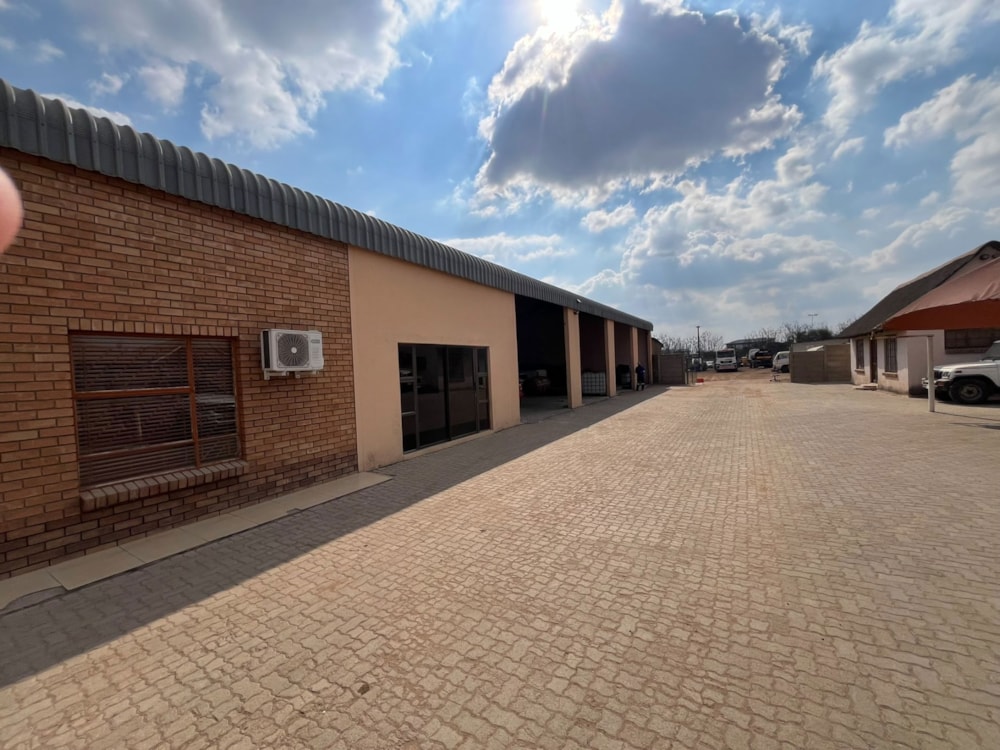 Commercial industrial property for sale in Ladine - 1PS1747663