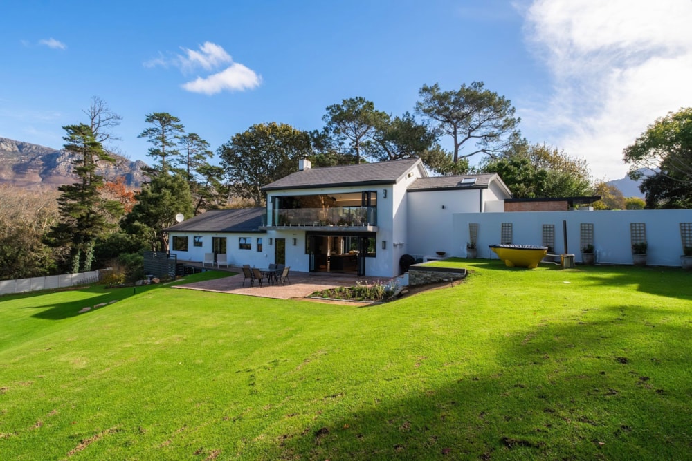 House to rent in Constantia, Cape Town - RBL1747714 House to rent in Constantia, Cape Town - RBL1747714