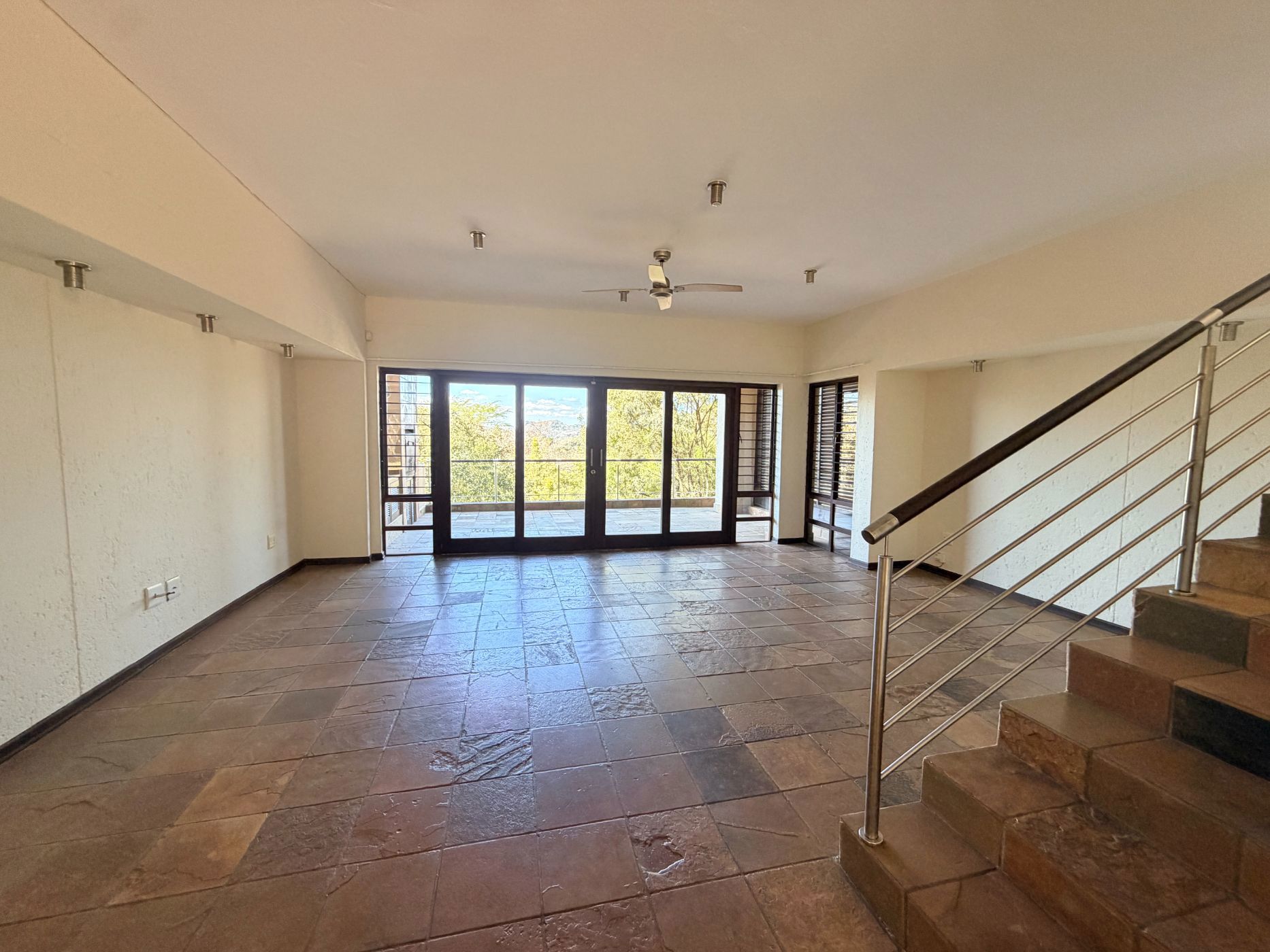 Townhouse for sale in Nelspruit Ext 11 - 1NS1747742