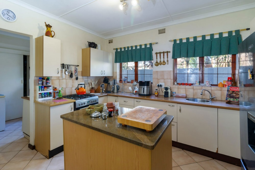 House for sale in Kenton on Sea - 1KO1670037 House for sale in Kenton on Sea - 1KO1670037