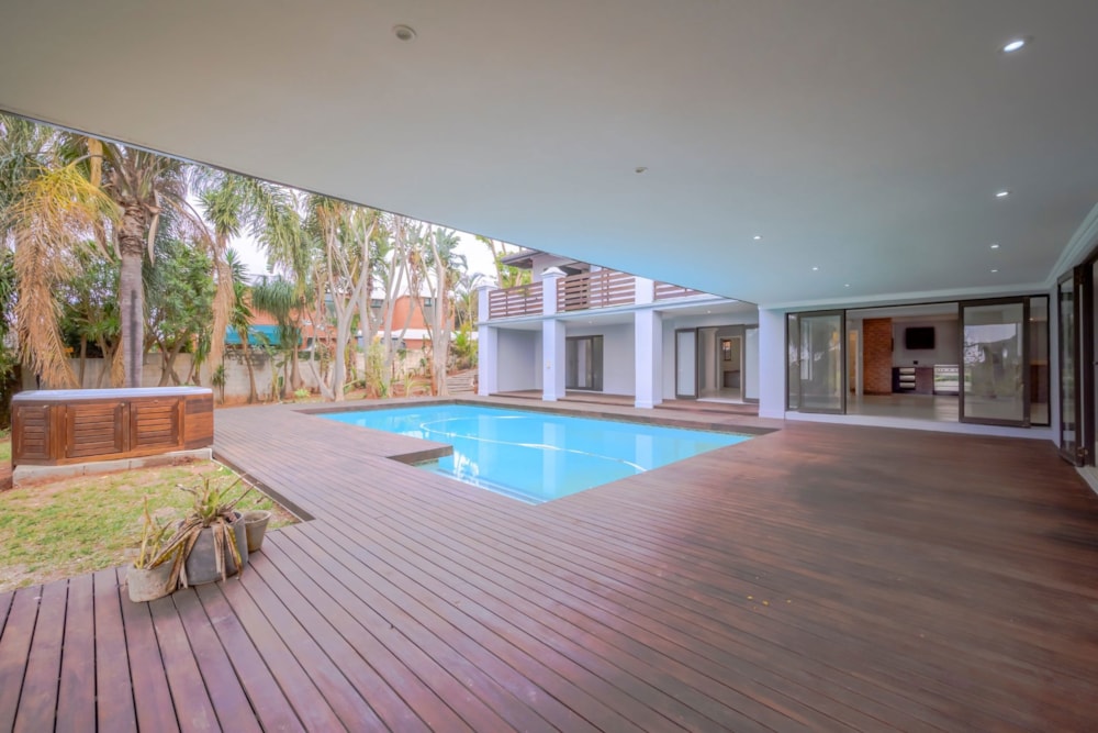 Double-storey house for sale in La Lucia - 1ND1747685 Double-storey house for sale in La Lucia - 1ND1747685