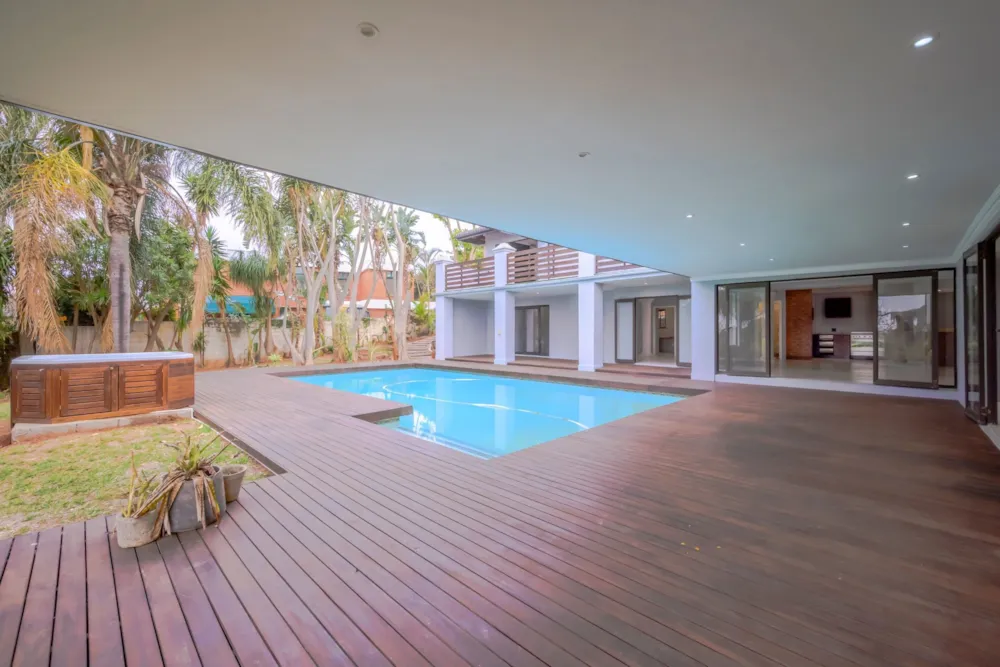 Double-storey house for sale in La Lucia - 1ND1747685 Double-storey house for sale in La Lucia - 1ND1747685