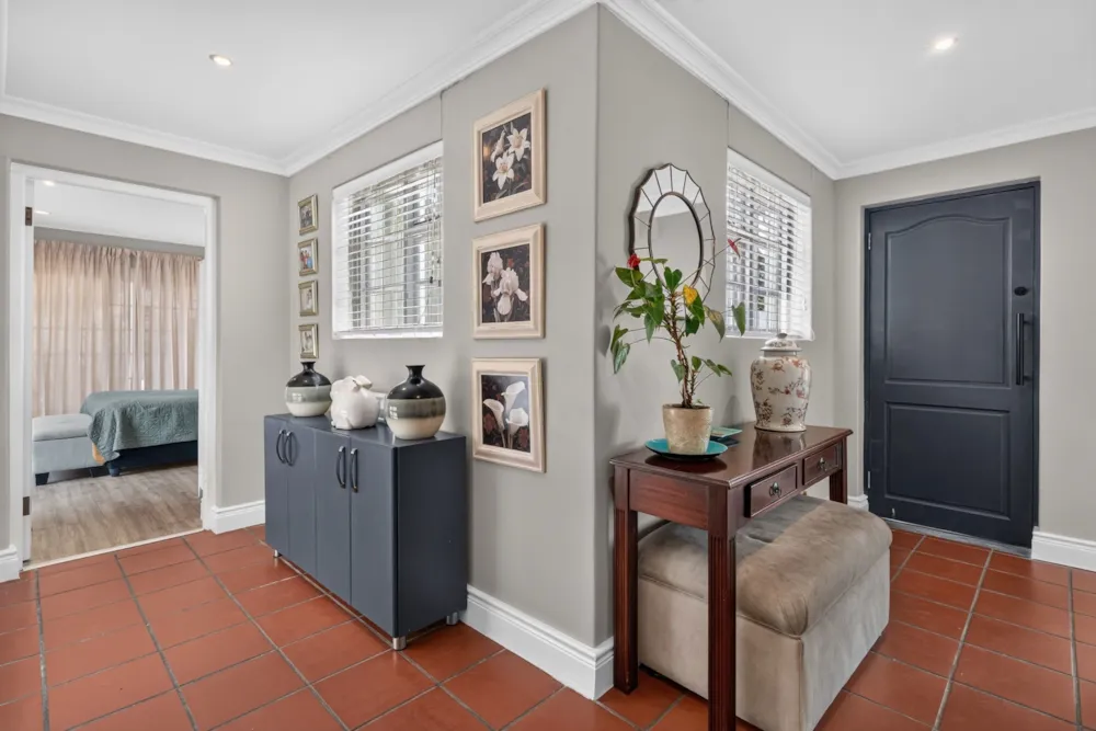 Single-storey house for sale in Constantia, Cape Town - KW1745162 Single-storey house for sale in Constantia, Cape Town - KW1745162