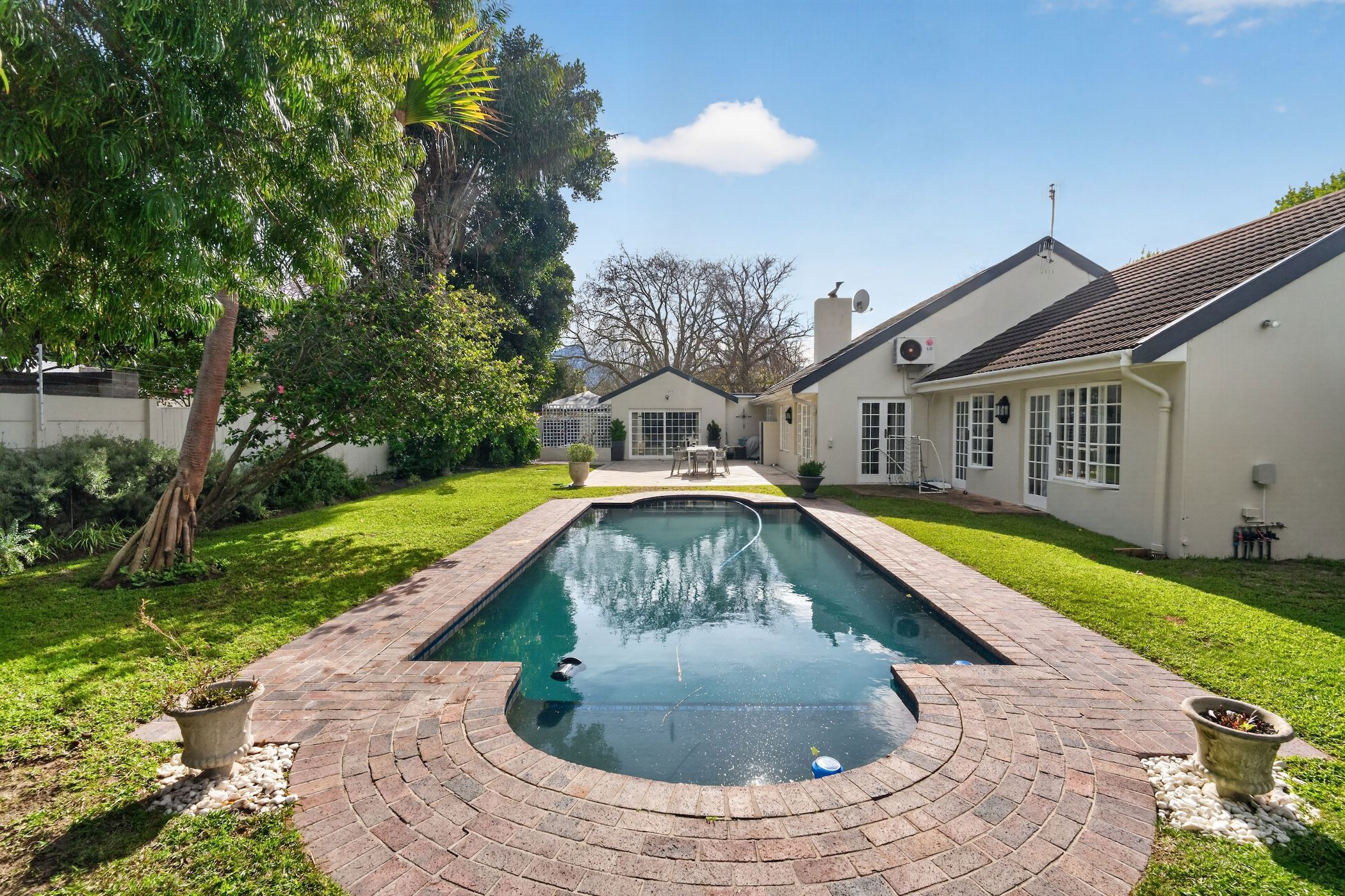 Single-storey house for sale in Constantia, Cape Town - KW1745162