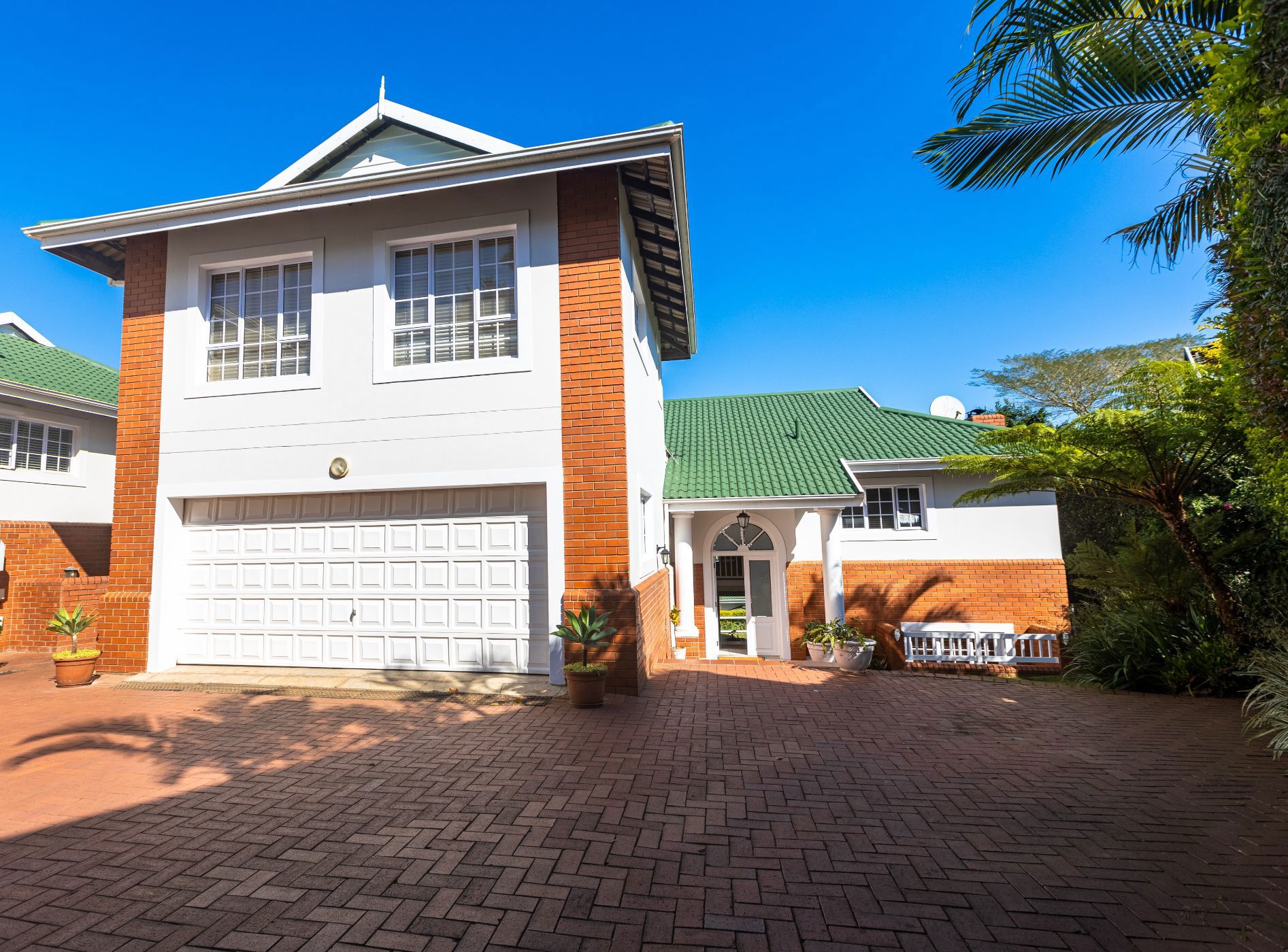 Golf estate house for sale in Mount Edgecombe Country Estate - 1MT1747056