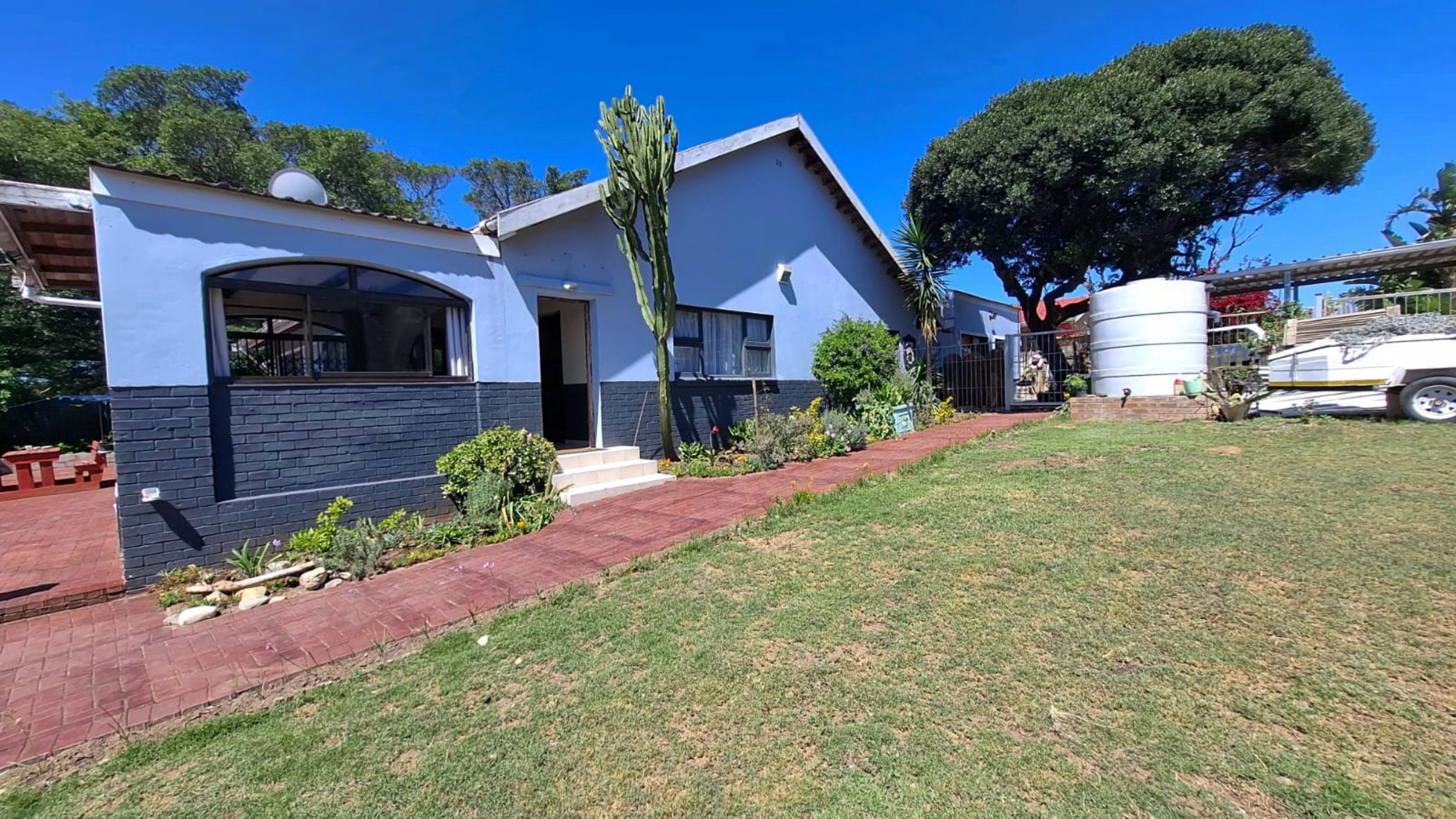 House to rent in East Bank - 1PF1747104