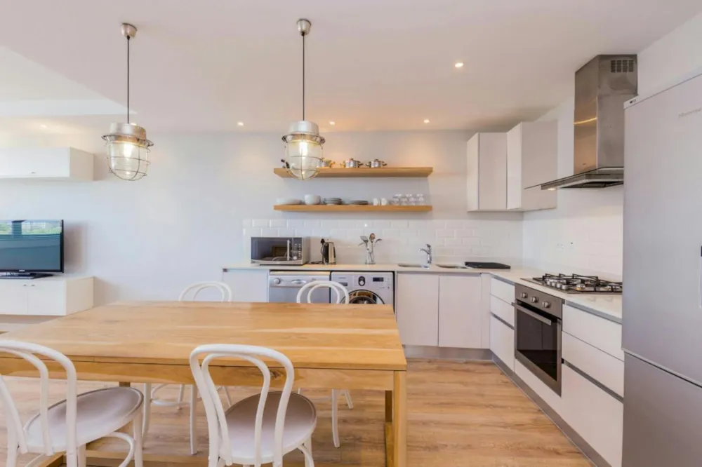 Apartment sold in Mouille Point - AS1745545 Apartment sold in Mouille Point - AS1745545