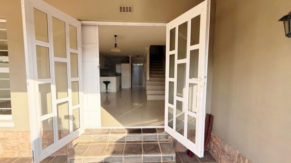 Security complex home to rent in Somerset Park, uMhlanga - 1ND1744709 Security complex home to rent in Somerset Park, uMhlanga - 1ND1744709