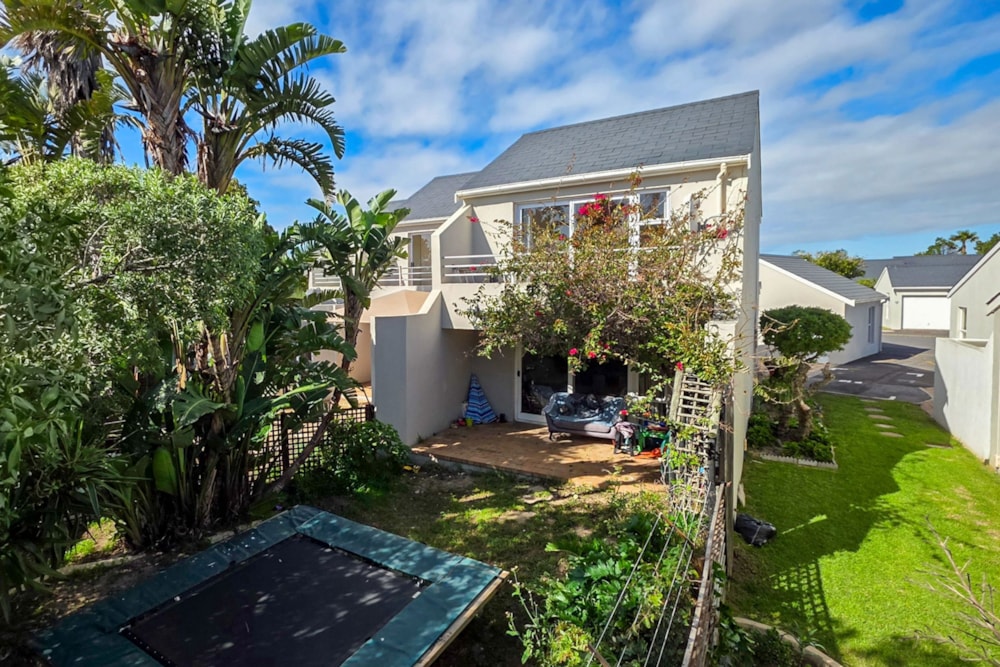 Security estate home for sale in Woodbridge Island - 1TV1747353