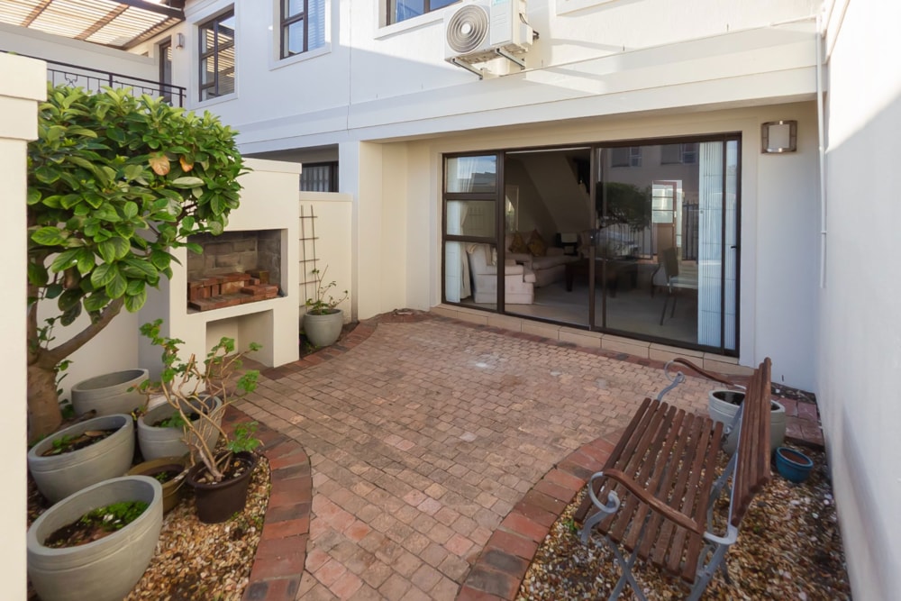 Townhouse for sale in Bloubergrant - 1TV1744652 Townhouse for sale in Bloubergrant - 1TV1744652
