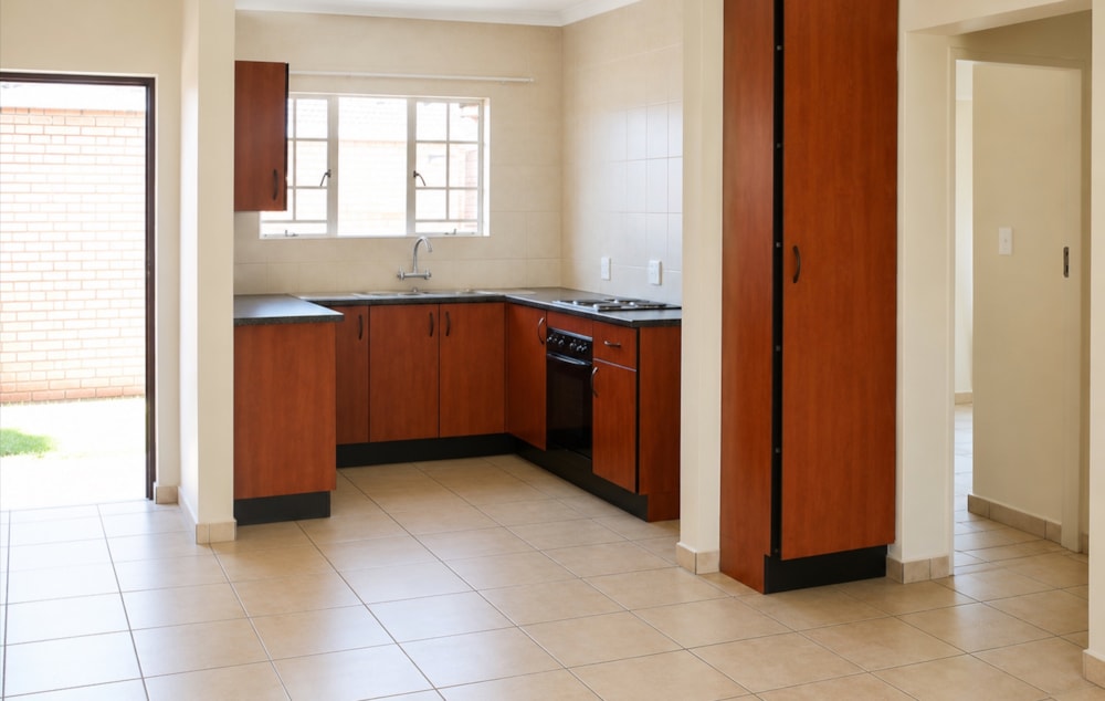 Security complex home to rent in Waterval East - 1RU1534577 Security complex home to rent in Waterval East - 1RU1534577