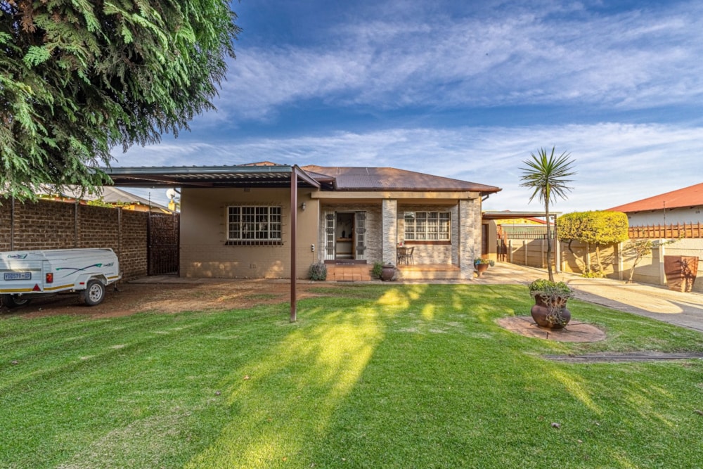 House for sale in Brenthurst - 1BJ1740523 House for sale in Brenthurst - 1BJ1740523