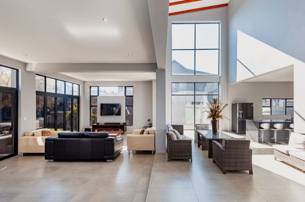 Double-storey house for sale in Copperleaf - 1CU1746413 Double-storey house for sale in Copperleaf - 1CU1746413