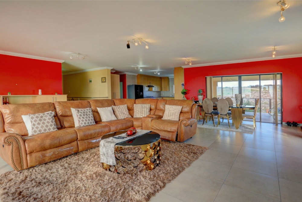 Double-storey house for sale in Island View, Hartenbos - 1MB1746385 Double-storey house for sale in Island View, Hartenbos - 1MB1746385