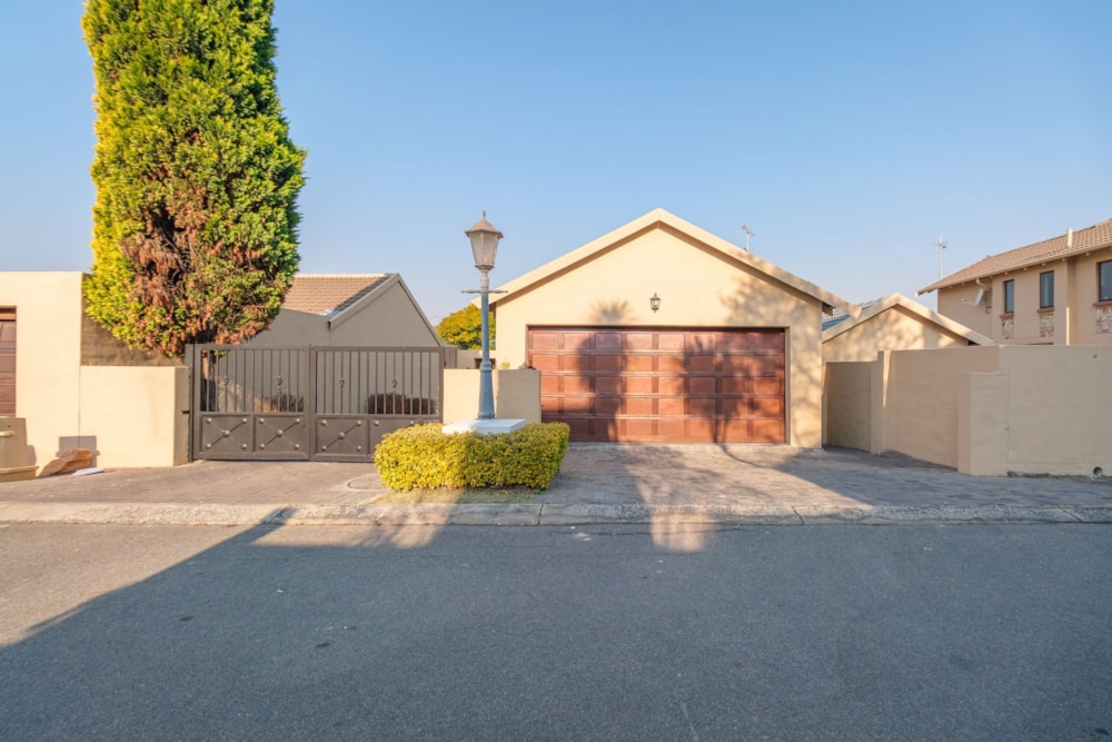 House for sale in Randpark Ridge - RAN1746450 House for sale in Randpark Ridge - RAN1746450