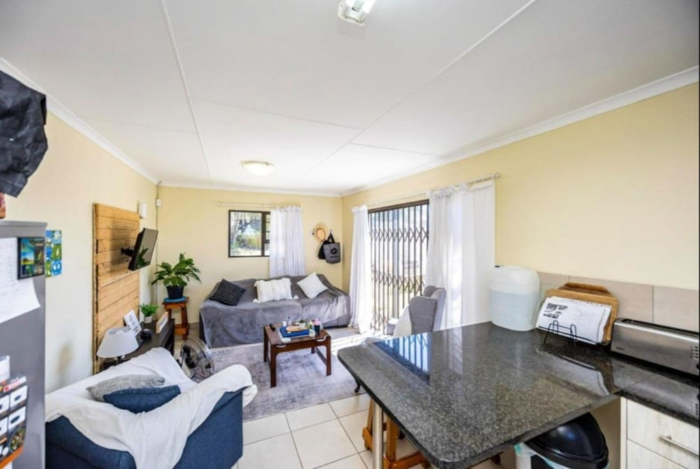 House let in Beacon Bay - 1EZ1745109