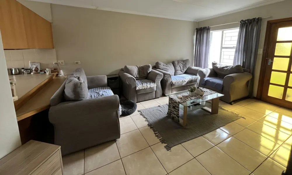 Townhouse for sale in Langenhovenpark - 1BX1745802 Townhouse for sale in Langenhovenpark - 1BX1745802