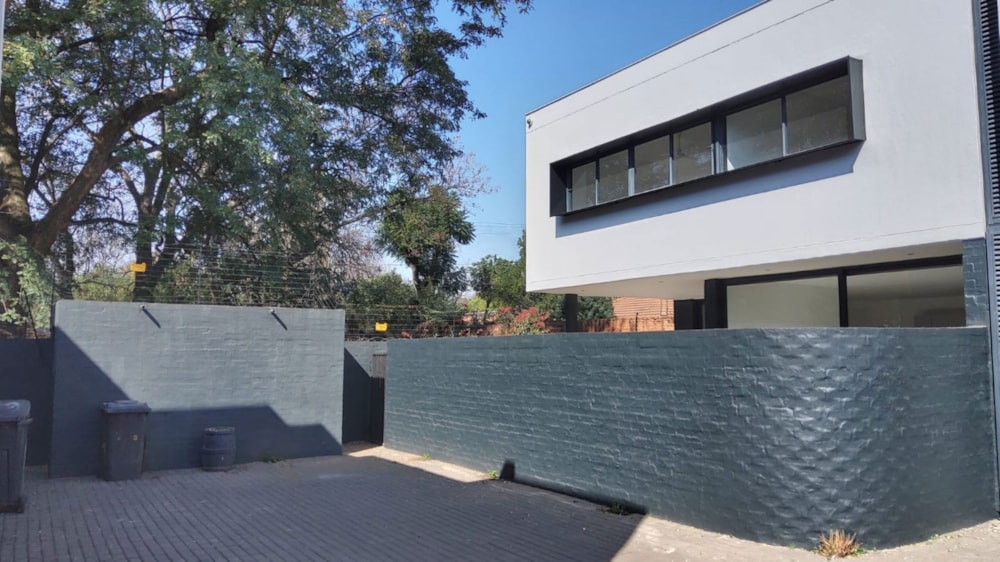 Security complex home to rent in Brooklyn, Pretoria East - PTL1746519