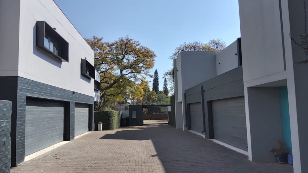 Security complex home to rent in Brooklyn, Pretoria East - PTL1746519