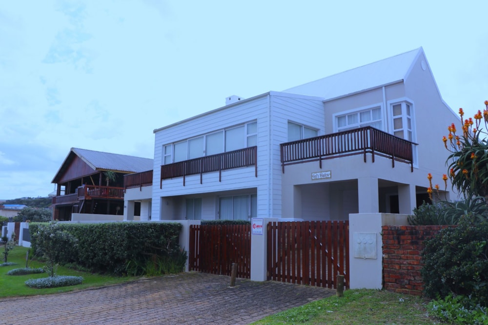House for sale in Oyster Bay, Eastern Cape - 1SA1742475 House for sale in Oyster Bay, Eastern Cape - 1SA1742475