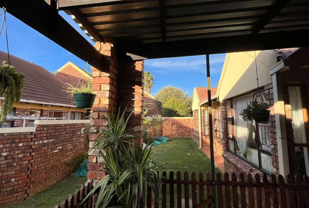 Townhouse for sale in Langenhovenpark - 1BX1746383 Townhouse for sale in Langenhovenpark - 1BX1746383
