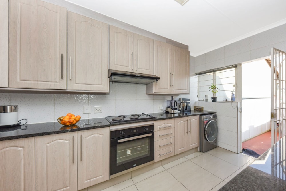 Garden apartment for sale in Bryanston - HP1745500 Garden apartment for sale in Bryanston - HP1745500