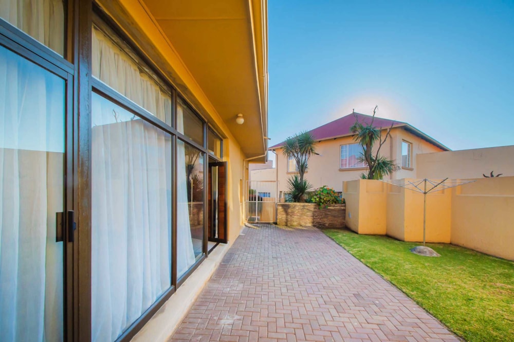 Townhouse for sale in Krugersdorp North - 1KR1747131 Townhouse for sale in Krugersdorp North - 1KR1747131
