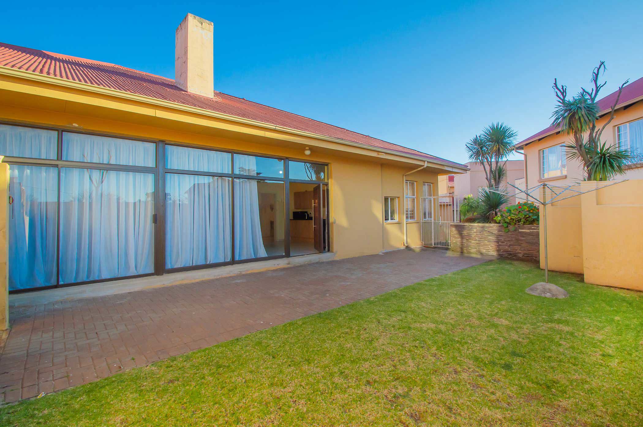 Townhouse for sale in Krugersdorp North - 1KR1747131