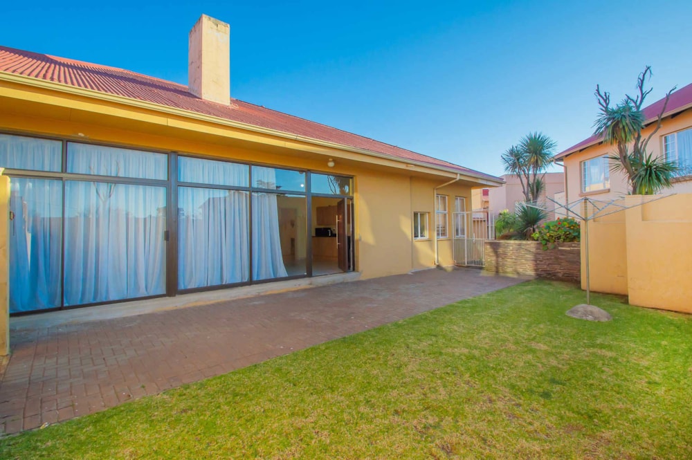 Townhouse for sale in Krugersdorp North - 1KR1747131 Townhouse for sale in Krugersdorp North - 1KR1747131