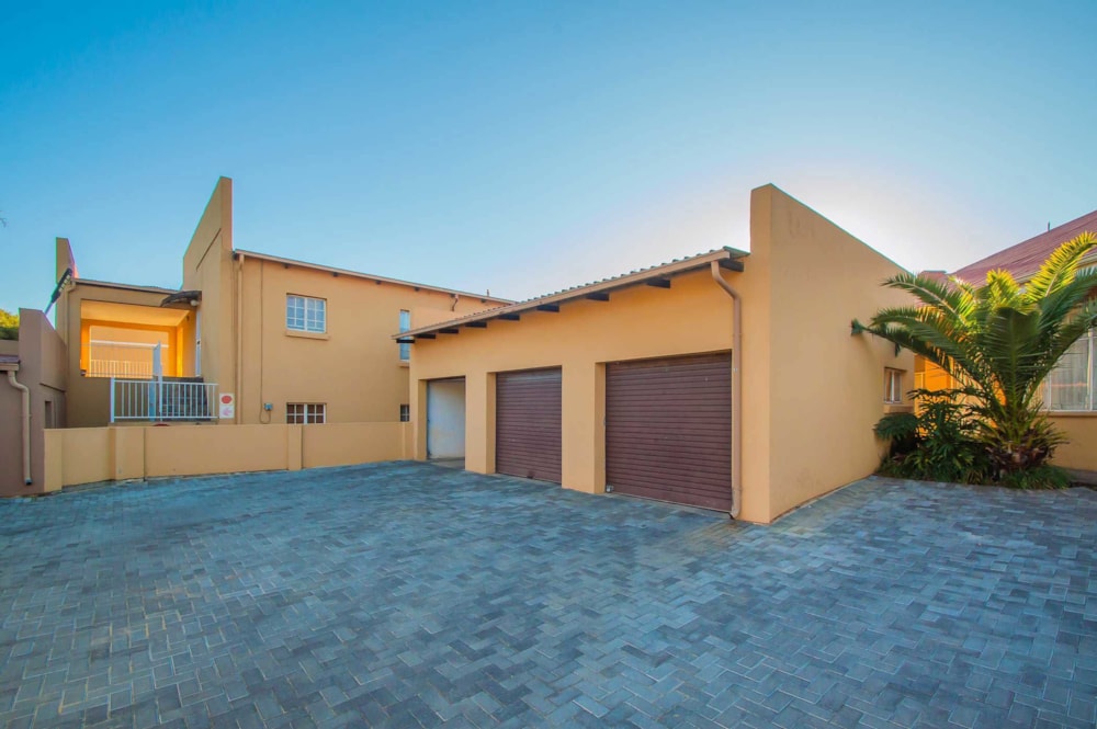 Townhouse for sale in Krugersdorp North - 1KR1747131 Townhouse for sale in Krugersdorp North - 1KR1747131