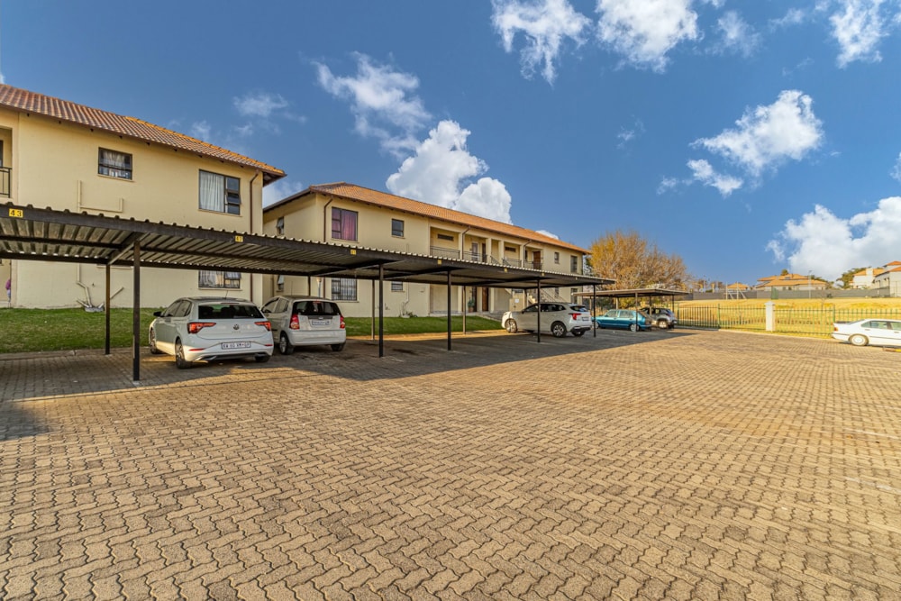 Townhouse for sale in Parkrand - BOK1745326 Townhouse for sale in Parkrand - BOK1745326