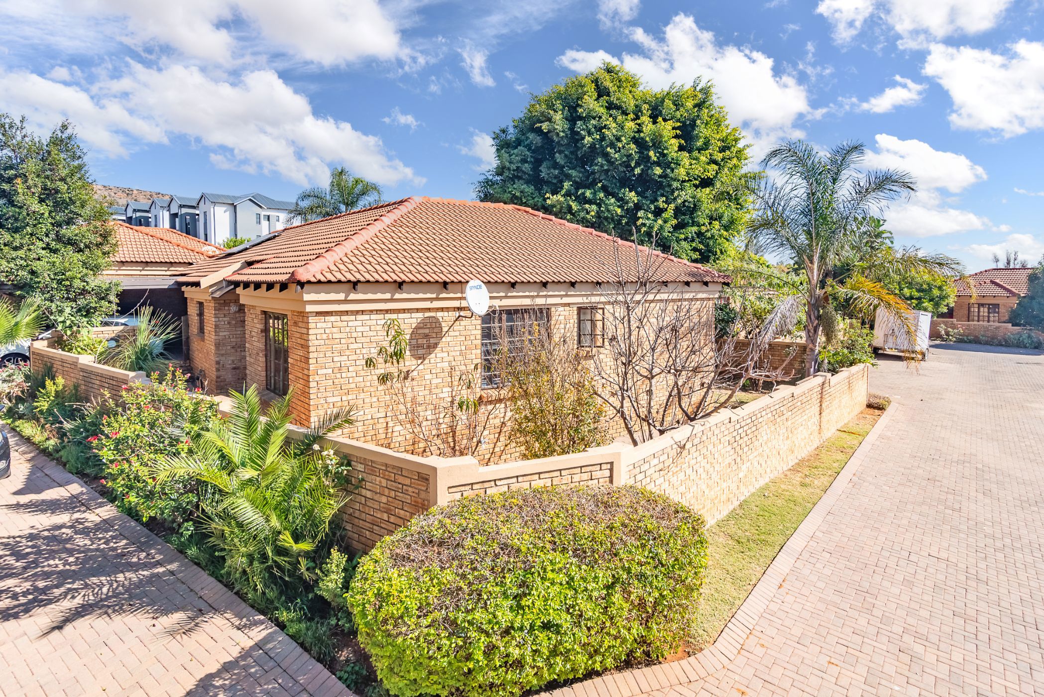 Townhouse to rent in Pinehaven - 1KR1745241