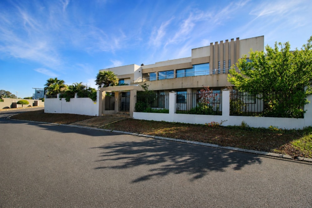 House for sale in Plattekloof - 1PLA1750143 House for sale in Plattekloof - 1PLA1750143