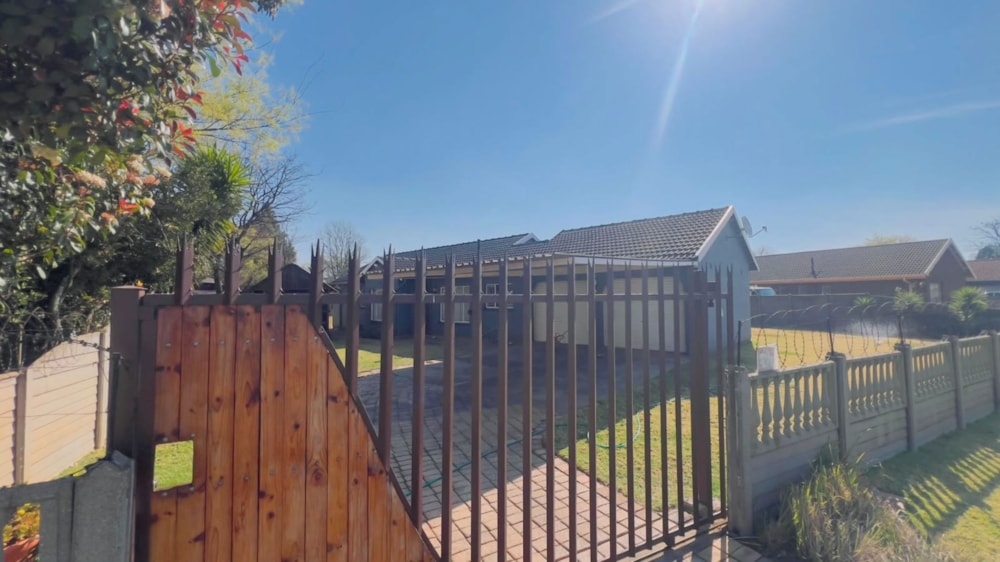 House for sale in Crystal Park - EN1750052