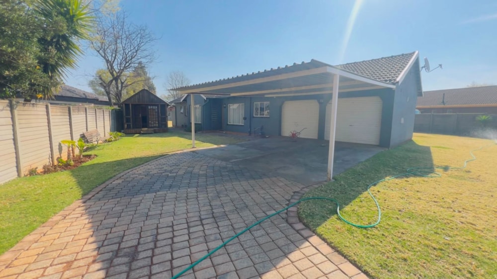 House for sale in Crystal Park - EN1750052