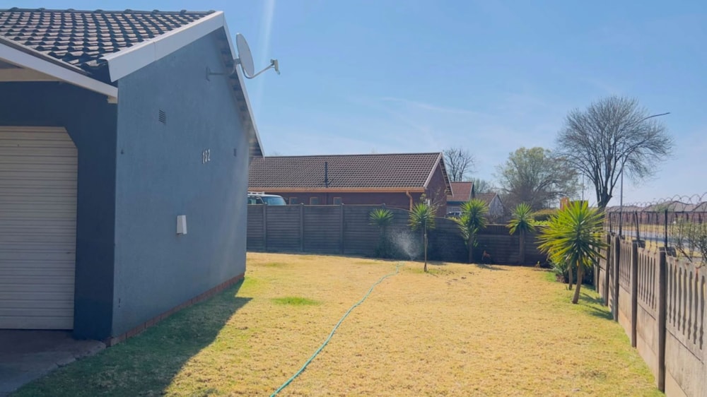 House for sale in Crystal Park - EN1750052