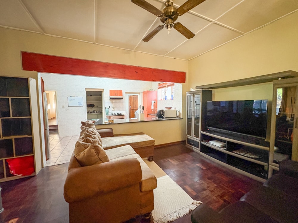 House for sale in Nelspruit Ext 1 - 1NS1750811 House for sale in Nelspruit Ext 1 - 1NS1750811
