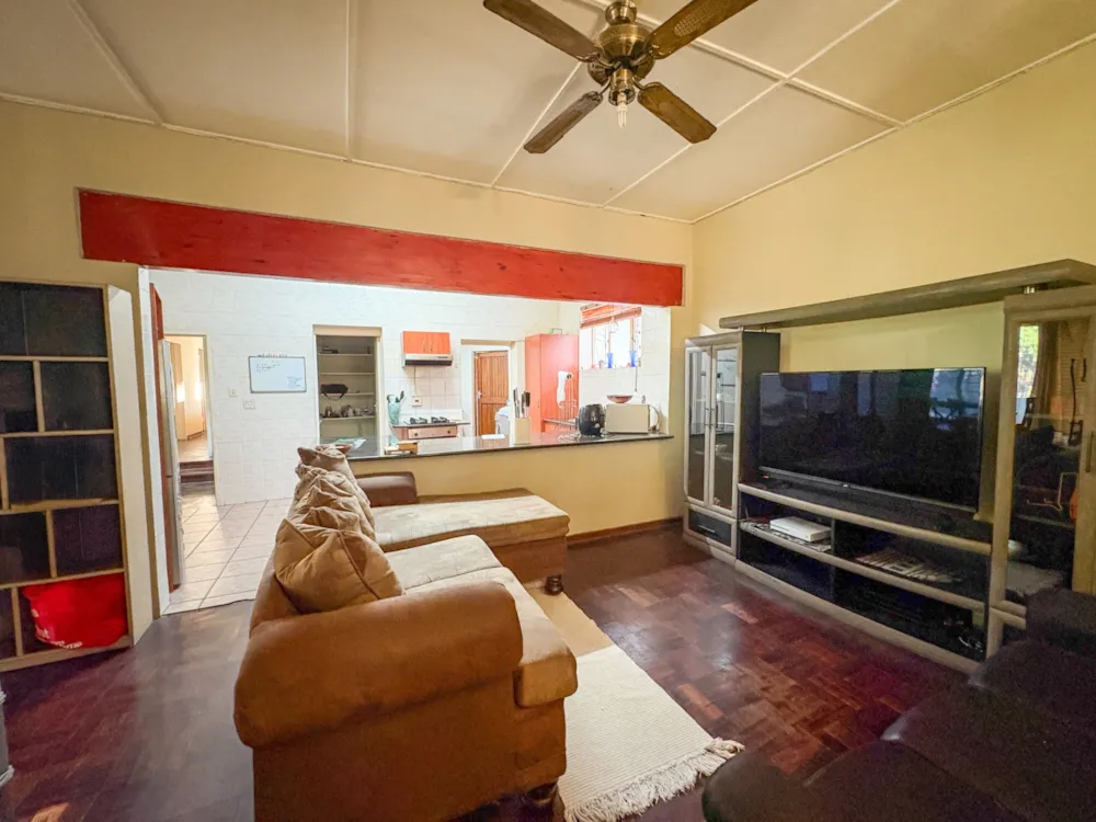 House for sale in Nelspruit Ext 1 - 1NS1750811 House for sale in Nelspruit Ext 1 - 1NS1750811