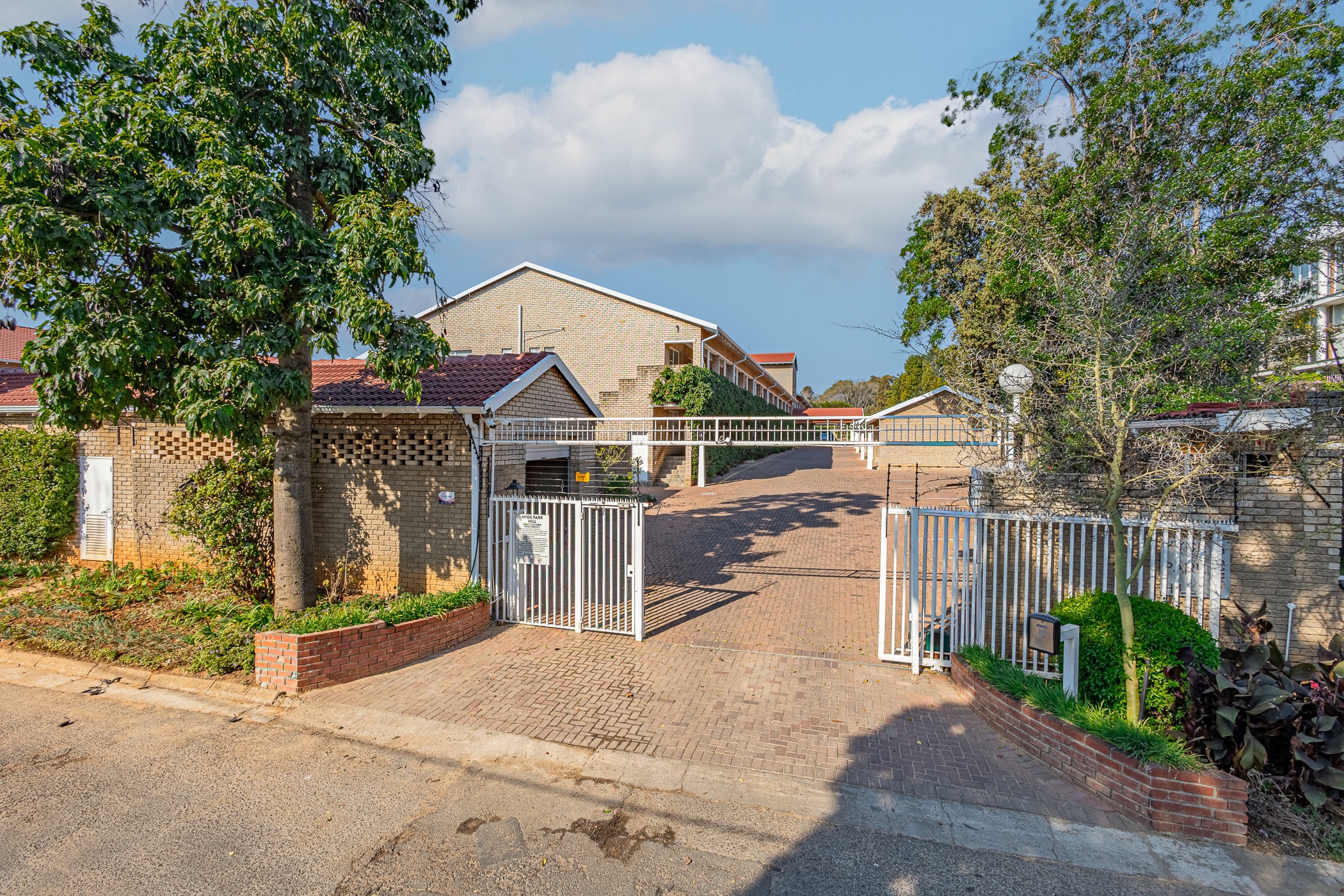 Apartment for sale in Hyde Park, Sandton - HP1748435
