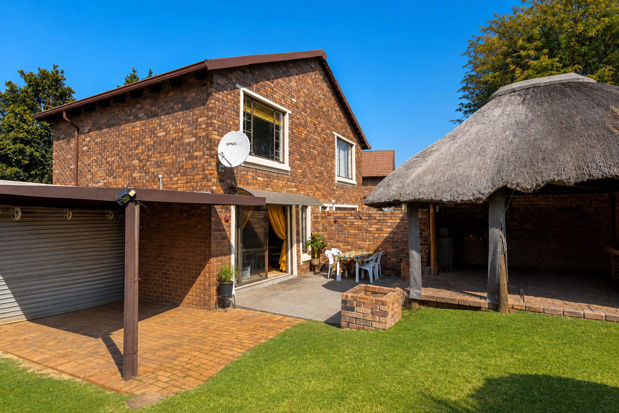 Townhouse for sale in Wilgeheuwel - RAN1748225
