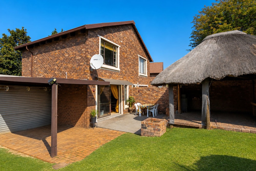 Townhouse for sale in Wilgeheuwel - RAN1748225 Townhouse for sale in Wilgeheuwel - RAN1748225