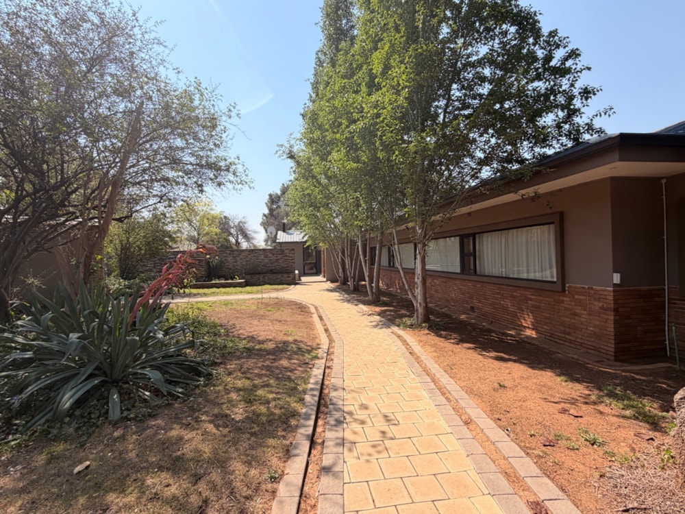 House for sale in Waverley, Bloemfontein - 1BX1750677